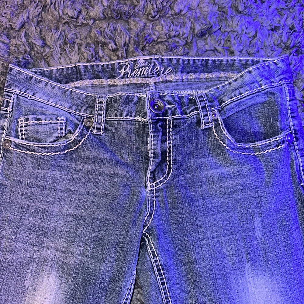 Rare. y2k. bootcut jeans: ripped on bottom